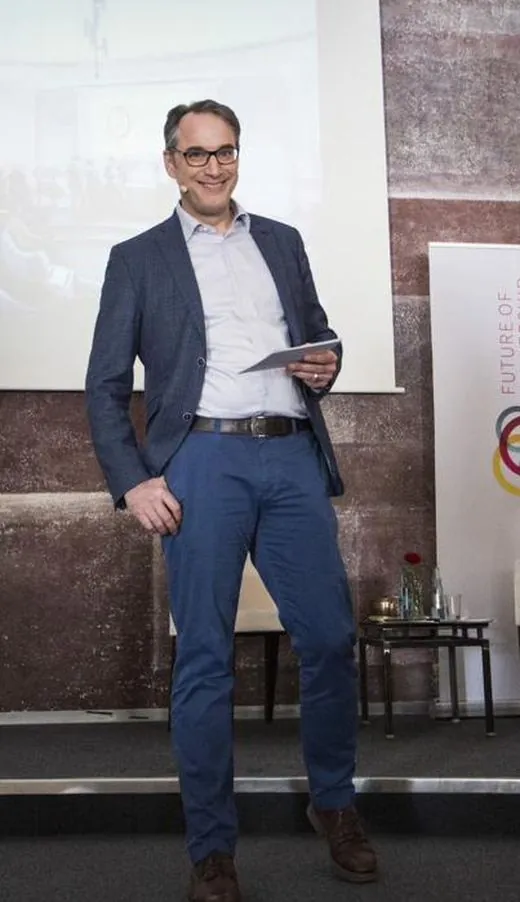 Sebastian Morgner bei einem Vortrag